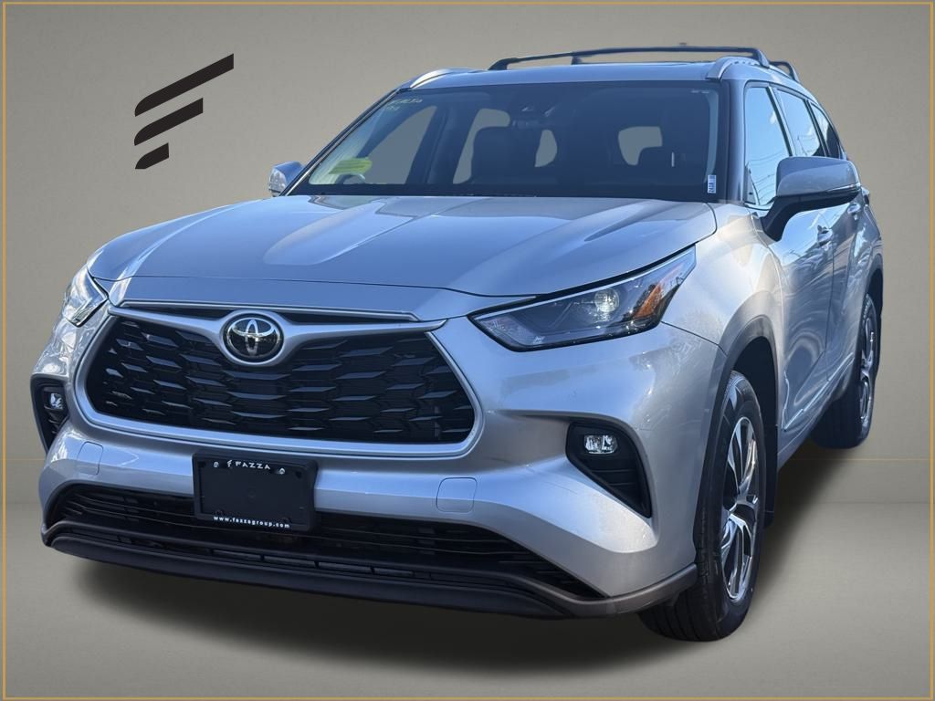 2022 Toyota Highlander XLE's photo