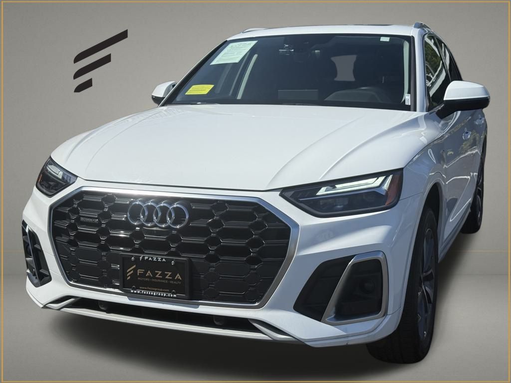 2022 Audi Q5 Premium Plus's photo