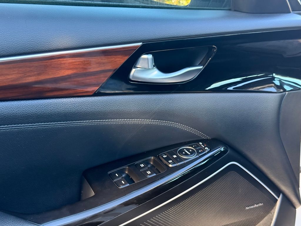 2019 Kia Cadenza Technology - Photo 22