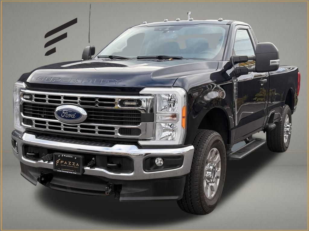 2023 Ford F-350 Super Duty XLT's photo