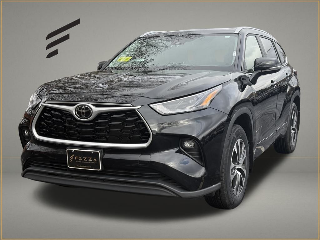 2023 Toyota Highlander XLE's photo
