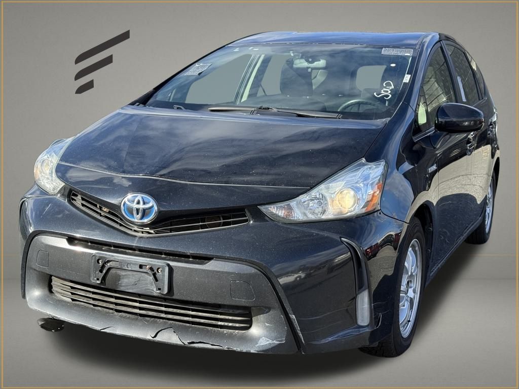 2017 Toyota Prius v Three's photo