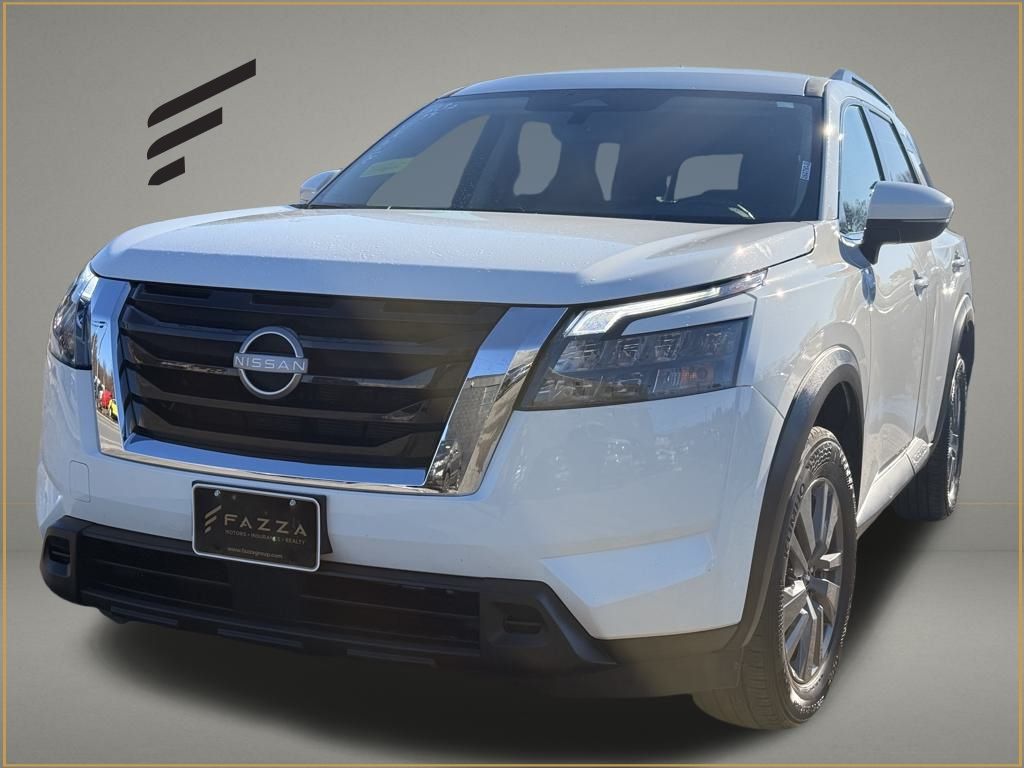 2025 Nissan Pathfinder SV's photo