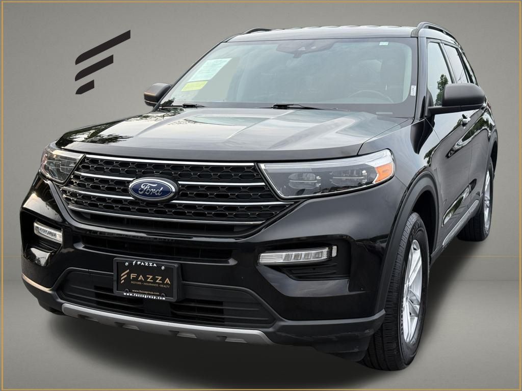 2022 Ford Explorer XLT's photo