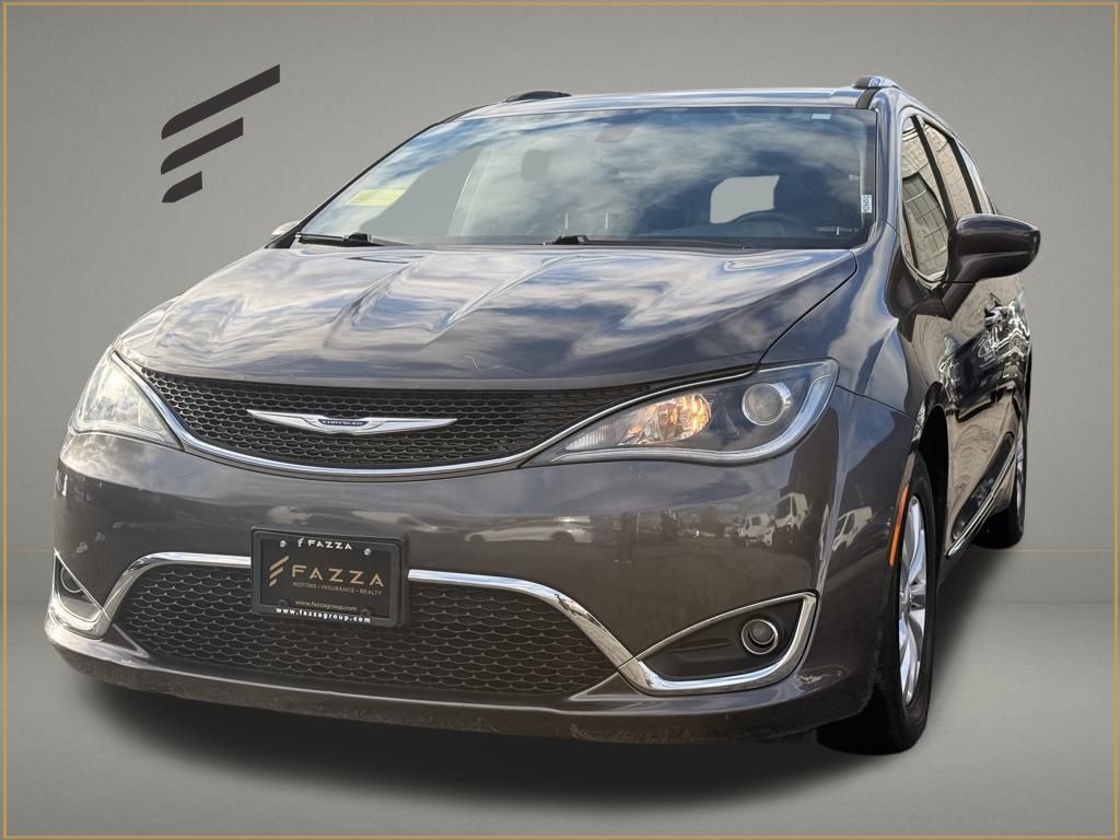 2020 Chrysler Pacifica Touring L's photo