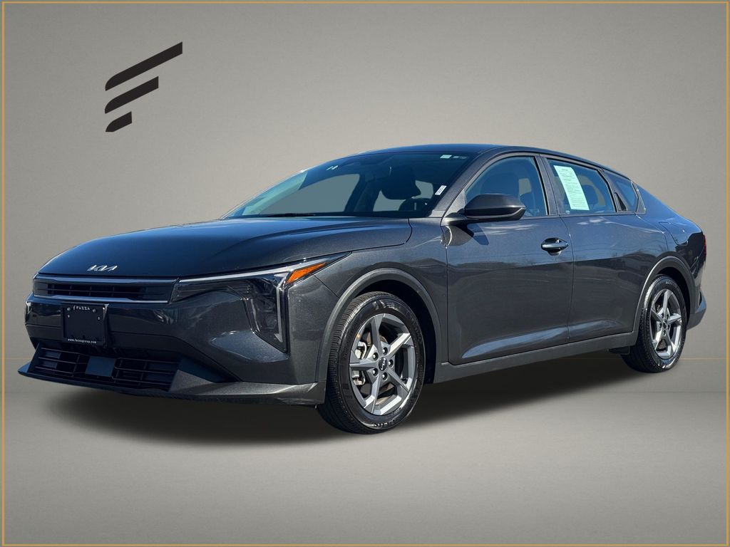 2025 Kia K4 LXS AT's photo
