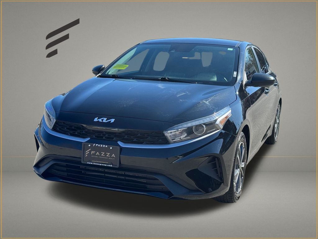 2022 Kia Forte LXS AT's photo