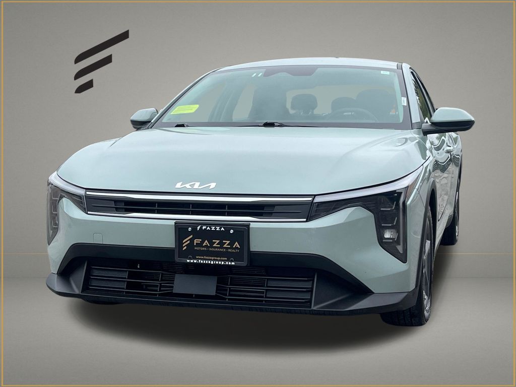 2025 Kia K4 LXS AT's photo