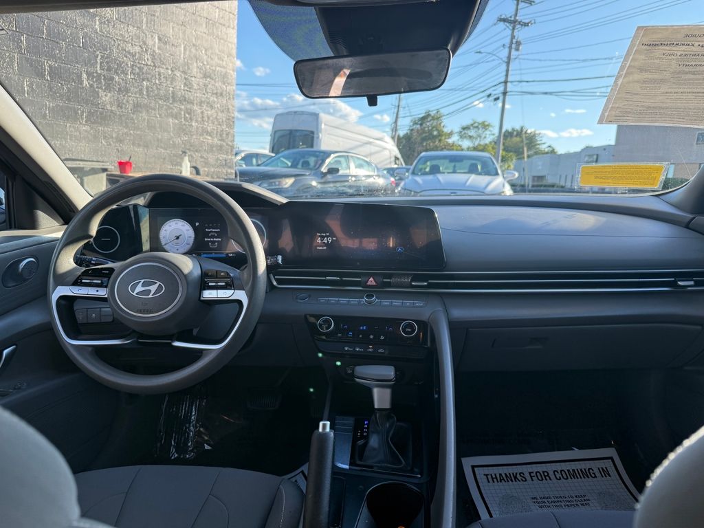 2024 Hyundai Elantra SEL - Photo 18