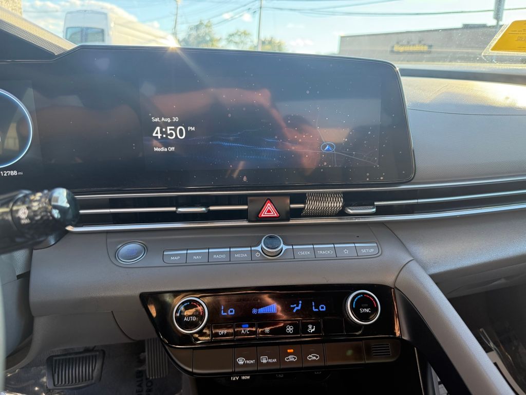 2024 Hyundai Elantra SEL - Photo 33
