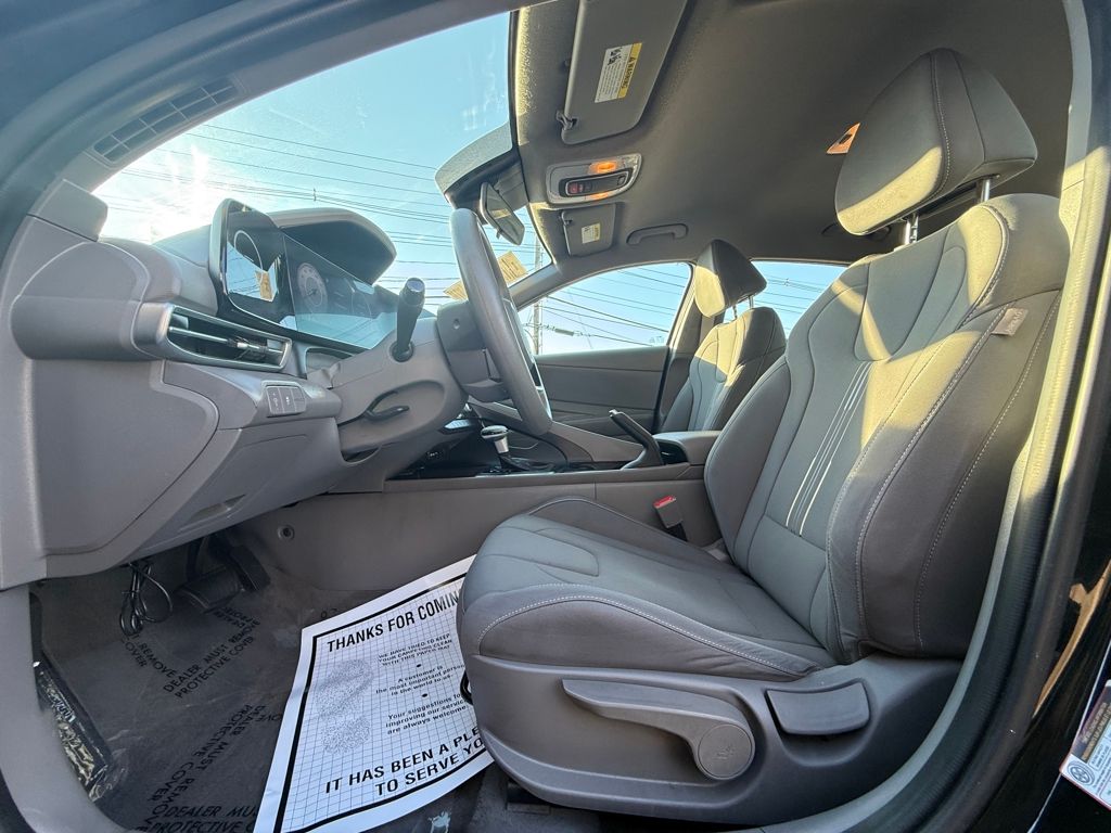 2024 Hyundai Elantra SEL - Photo 23