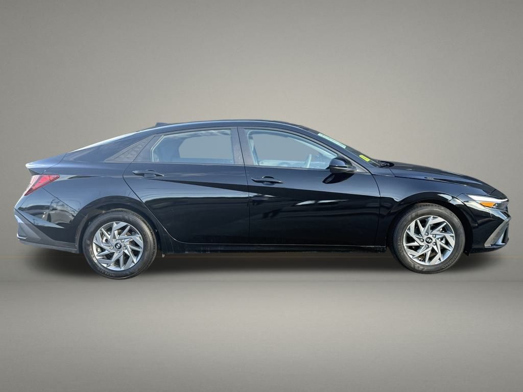 2024 Hyundai Elantra SEL - Photo 6