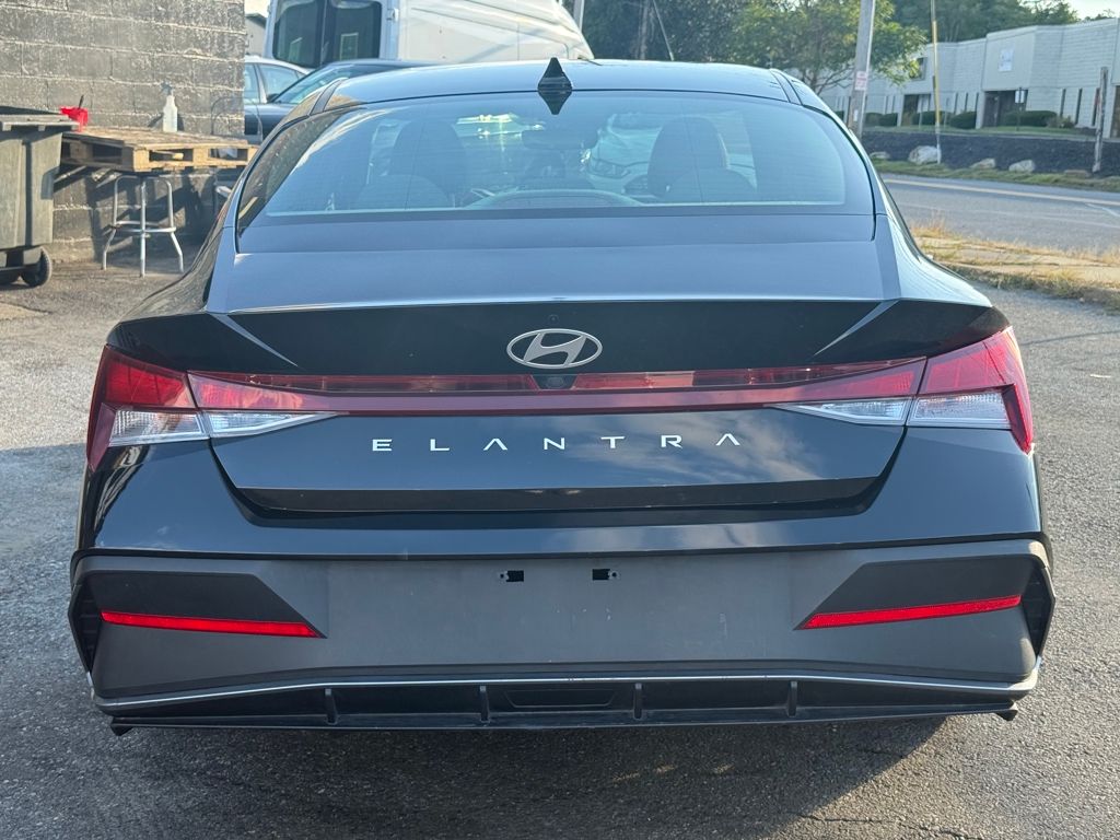 2024 Hyundai Elantra SEL - Photo 9