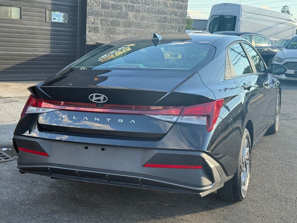 2024 Hyundai Elantra SEL - Photo 10
