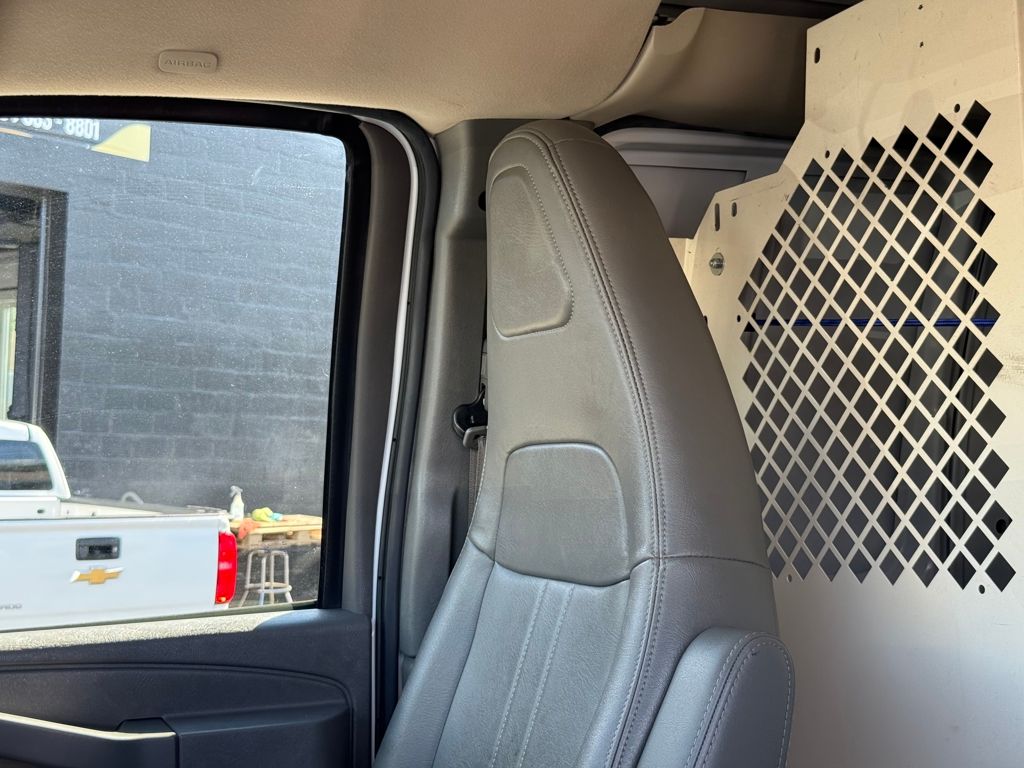 2024 Chevrolet Express Cargo Work Van - Photo 19