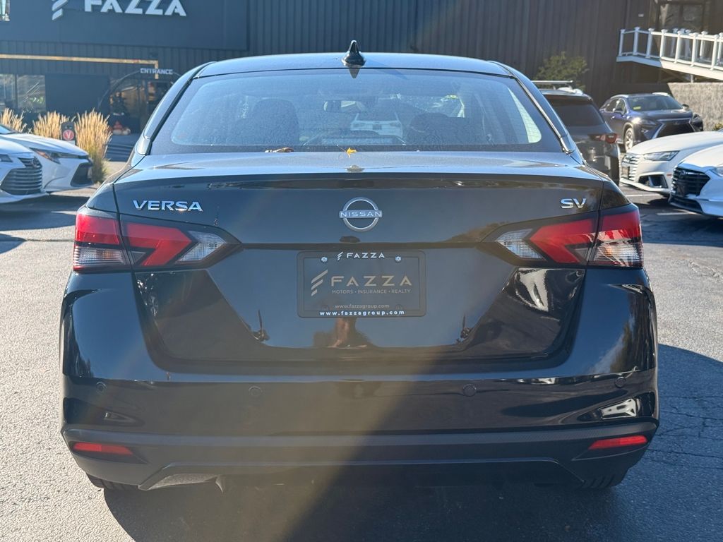 2023 Nissan Versa Sedan SV - Photo 9