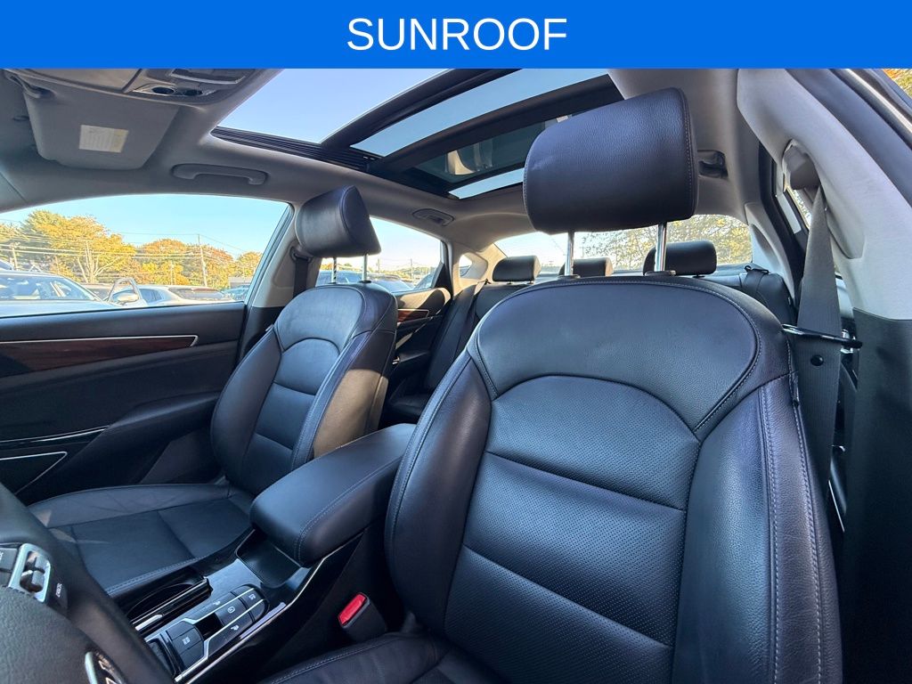 2019 Kia Cadenza Technology - Photo 2