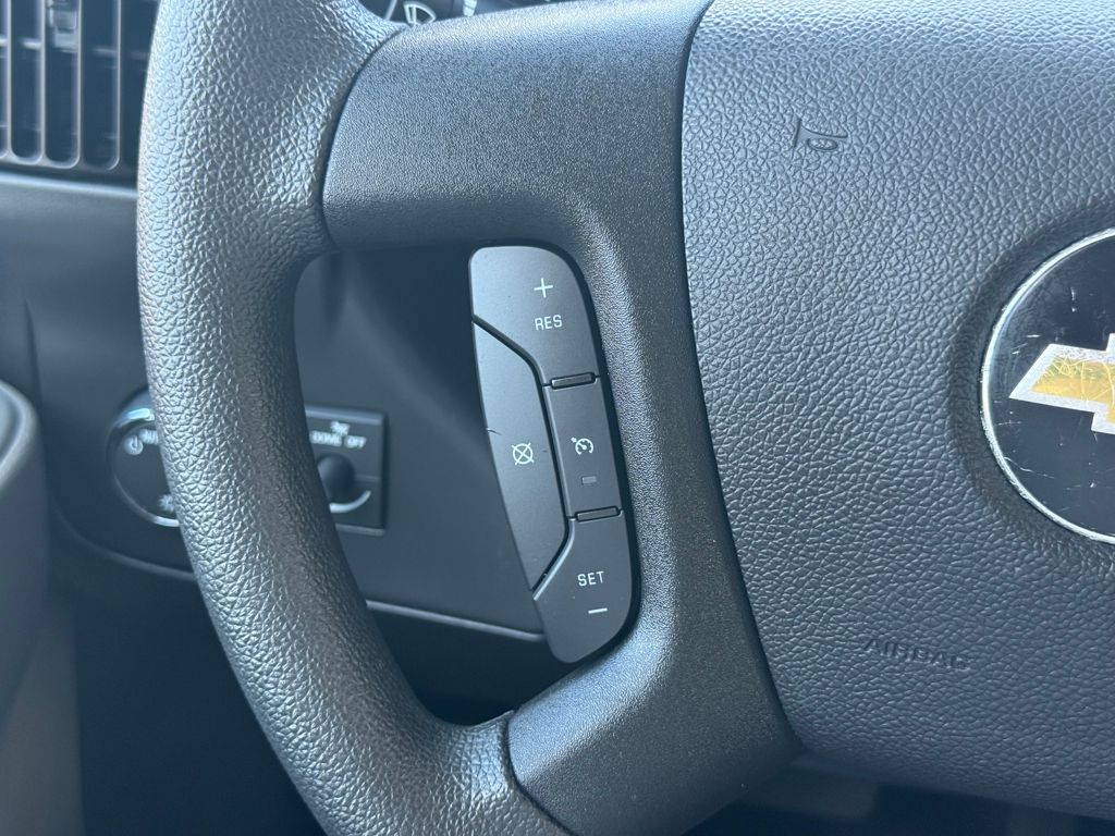 2024 Chevrolet Express Cargo Work Van - Photo 20